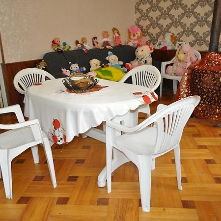 Guest House Cico Telavi Eksteriør billede