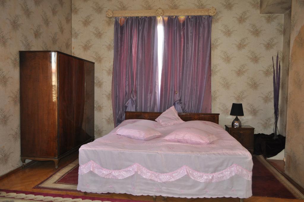 Guest House Cico Telavi Eksteriør billede