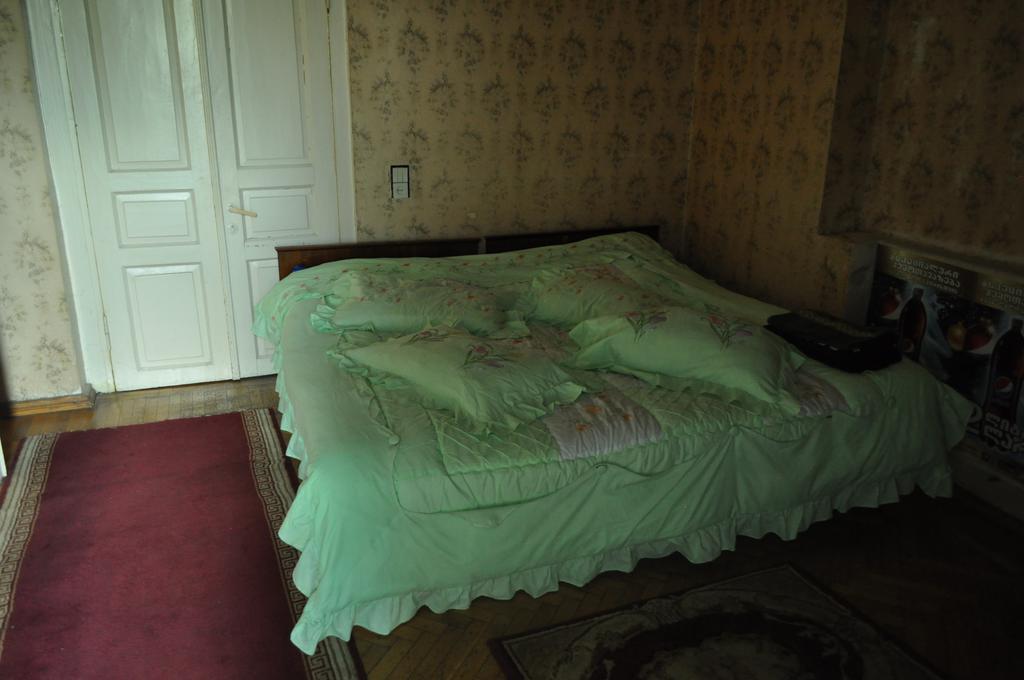 Guest House Cico Telavi Eksteriør billede