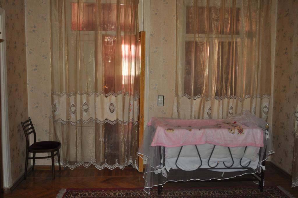 Guest House Cico Telavi Eksteriør billede