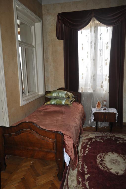 Guest House Cico Telavi Eksteriør billede