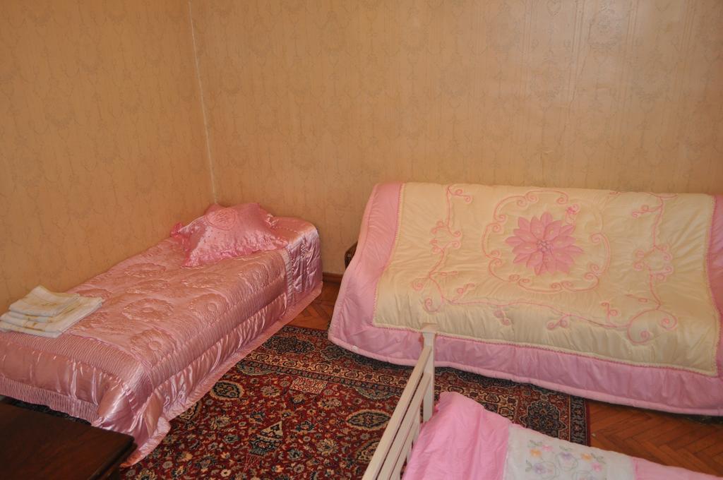 Guest House Cico Telavi Eksteriør billede